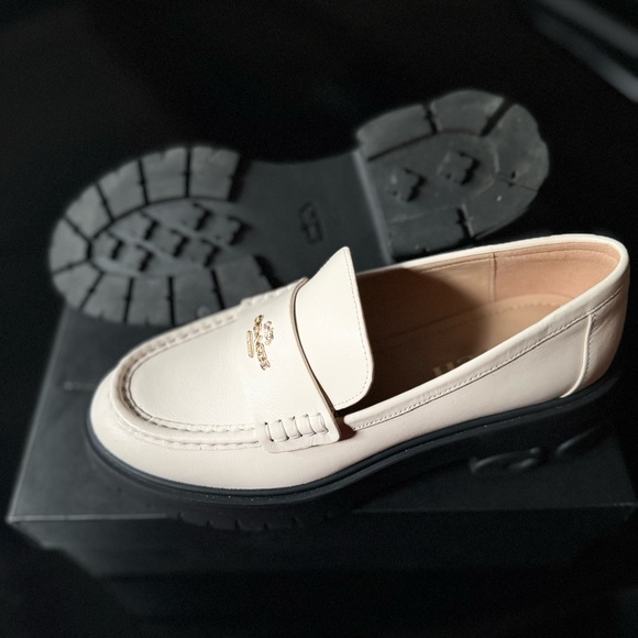 Coach Ruthie Loafer - Picture 9 of 11